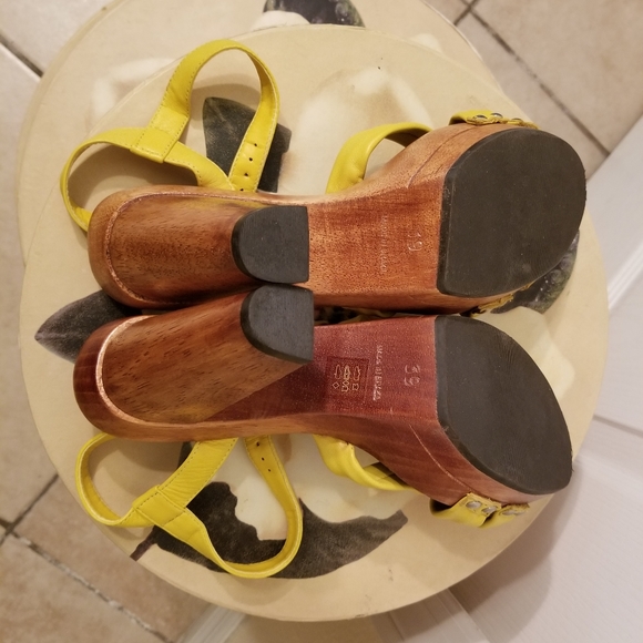 Aldo Wooden Block Heels - Picture 6 of 9